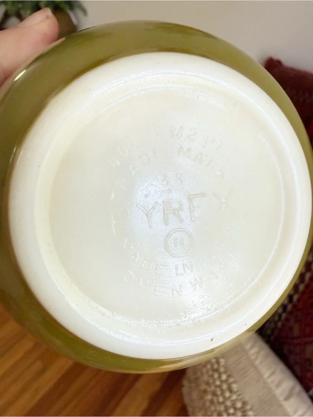 Vintage Pyrex Spring Blossom Green Crazy Daisy 401 1.5 Pint Mixing Bowl Retro